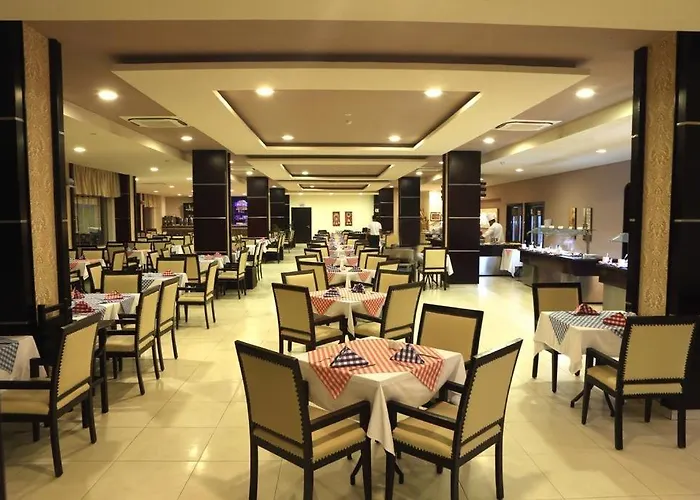 Private 3 Bdrm At Elkarma Aqua Reaort Otel Hurgada